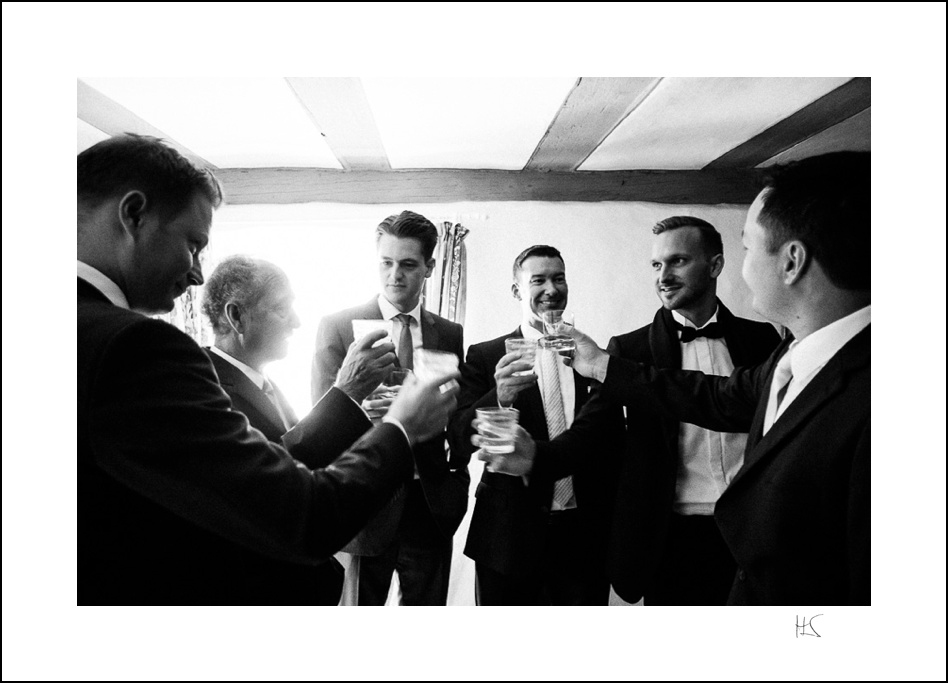 Getting Ready des Bräutigam, Hochzeit im Wasserschloss Unsleben, Bayern