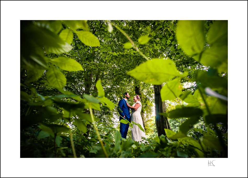 künstlerische Hochzeitsfotografie im Park des Herrenhauses Gut Bliestorf